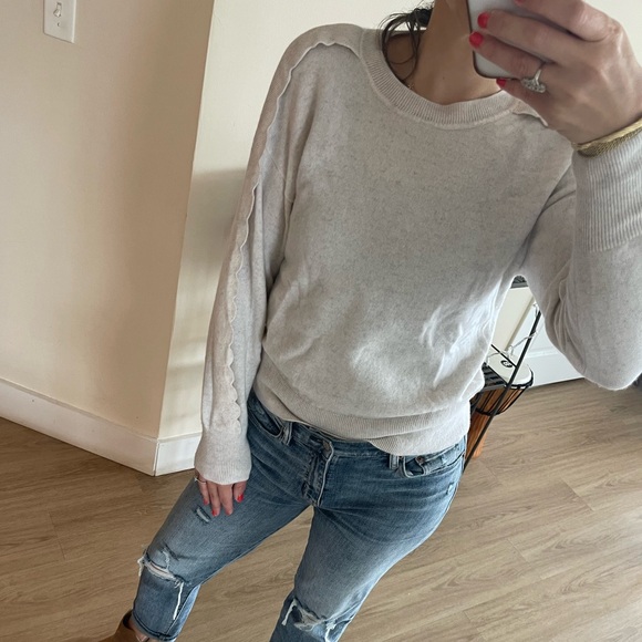 EUC Aqua Cashmere Cream Sweater with Scallop Ruffle Sleeves Size XS runs large - Picture 1 of 6